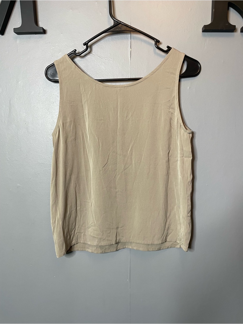 Eileen Fisher Silk Beige Sleeveless Scoop Neck Tank size small - Picture 7 of 9